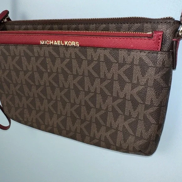 Michael Kors JET SET TRAVEL Monogram Crossbody Bag With Removable Wristlet - Picture 12 of 13